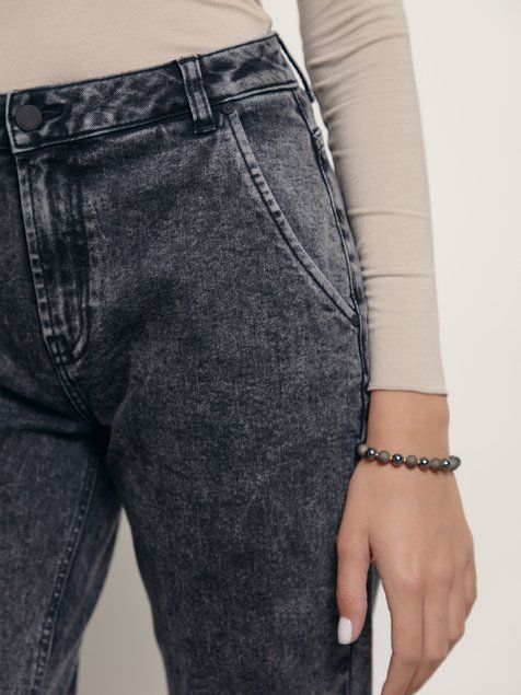 Джинсы mom fit с брючными карманами Conte Elegant CON-392, acid washed bleach, XL, 48/164, Белоснежный